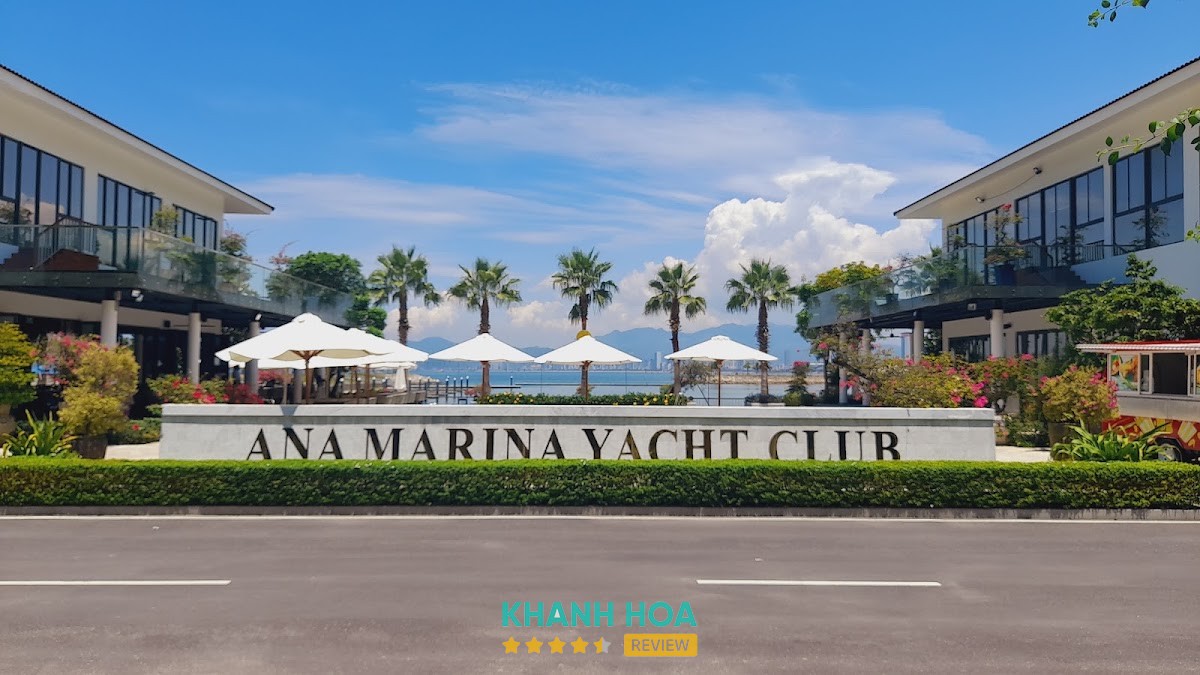 Khu vực bến tàu tại Ana Marina Nha Trang