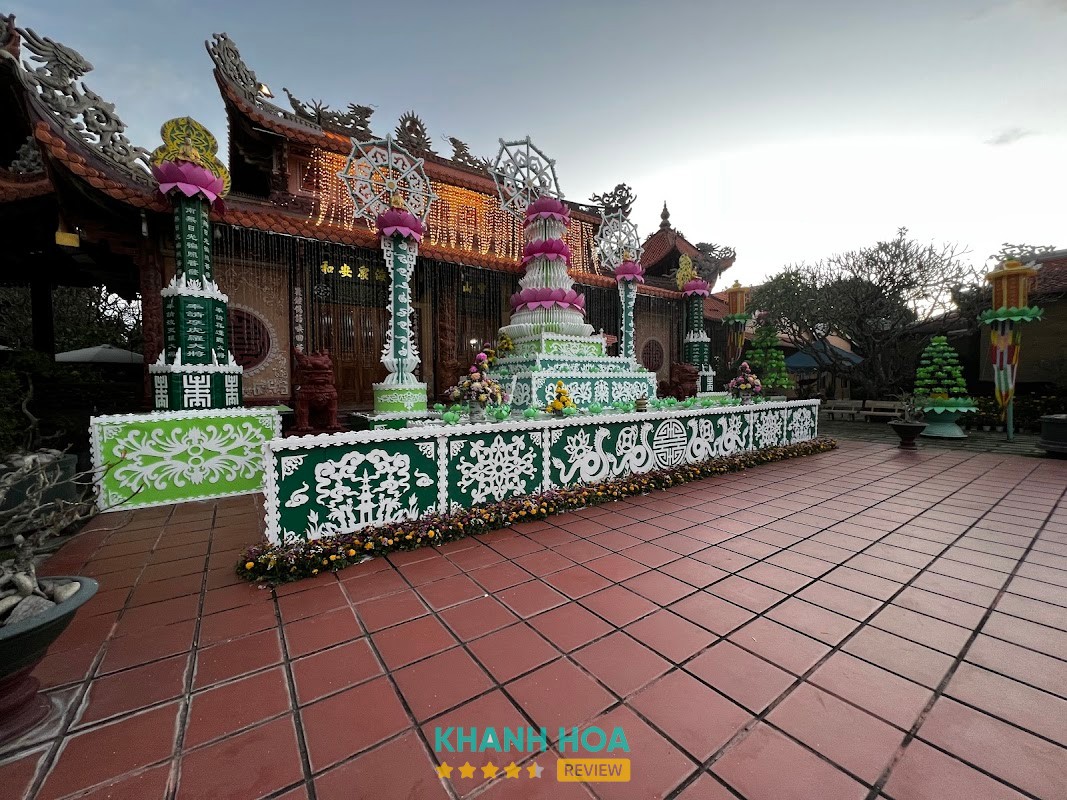 Không gian ven sông tại Tổ đình Sắc tứ Linh Sơn