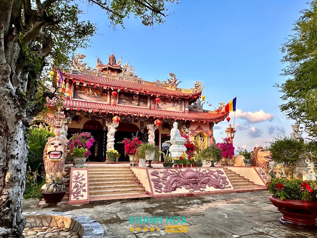 Chùa Pháp Hoa tại Vạn Ninh
