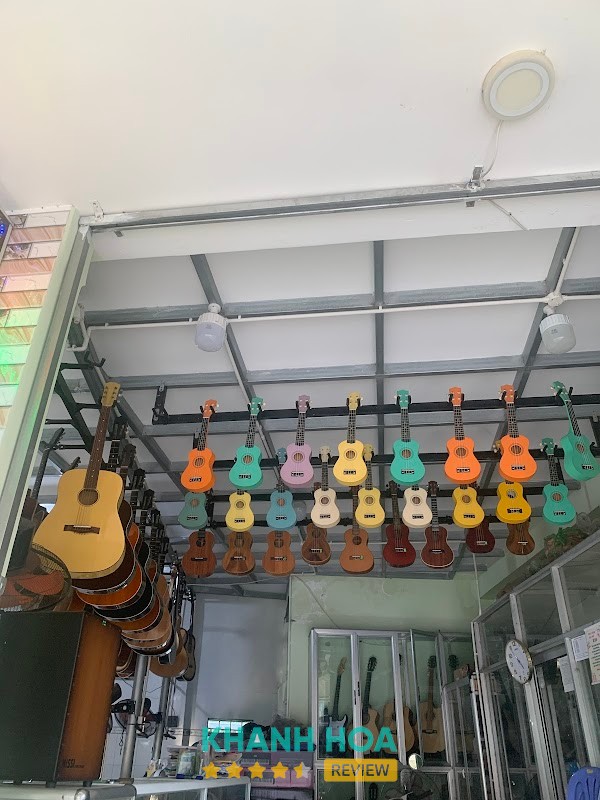 Tiệm Đàn Guitar Quang Tuấn - hình ảnh 1