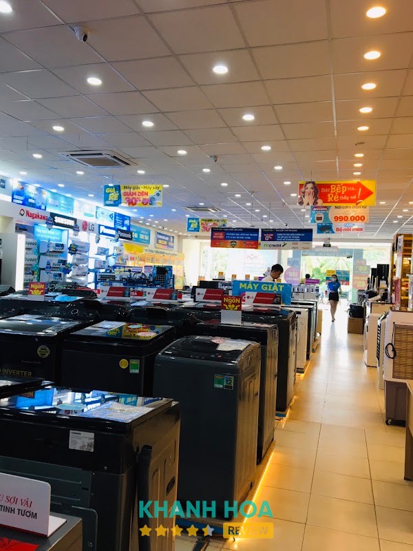 Không gian Siêu thị Điện máy XANH Vạn Ninh