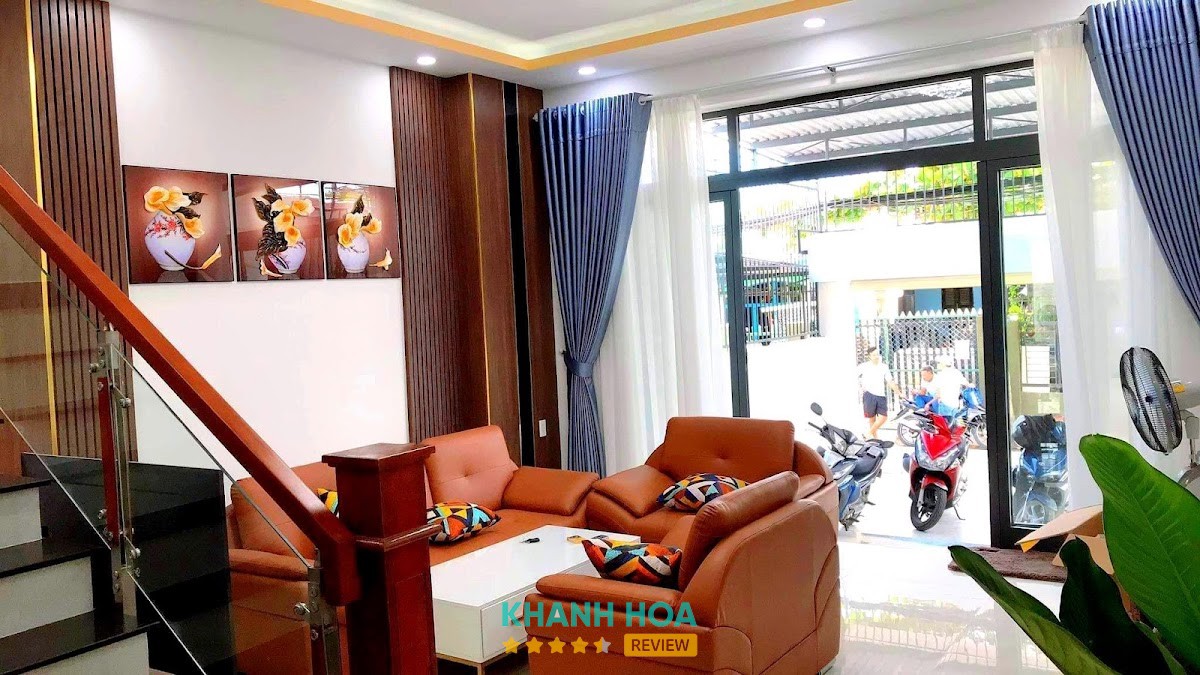 Tranh Nghệ Thuật Hòa Trang