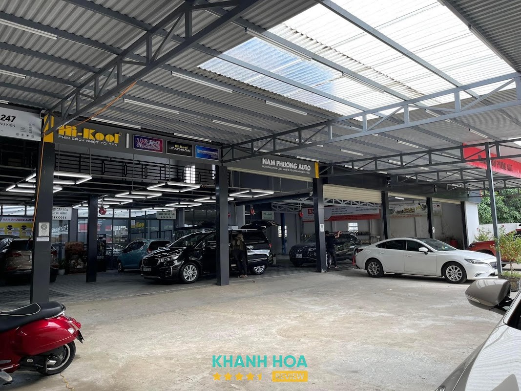 Khu vực sửa chữa tại Nam Phương Auto