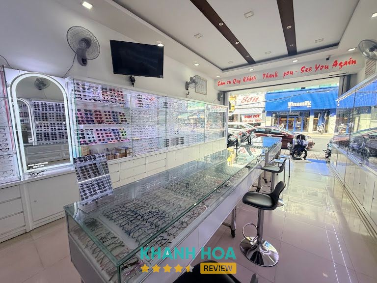 Cửa Hàng Mắt Kính Ngọc Quang hình 2