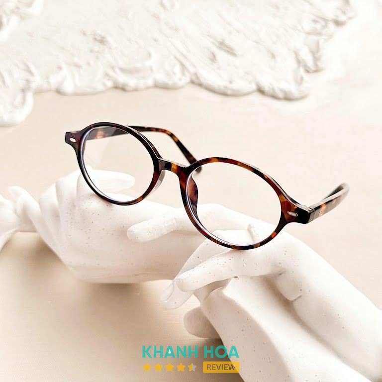 Mắt Kính Á Âu hình 3