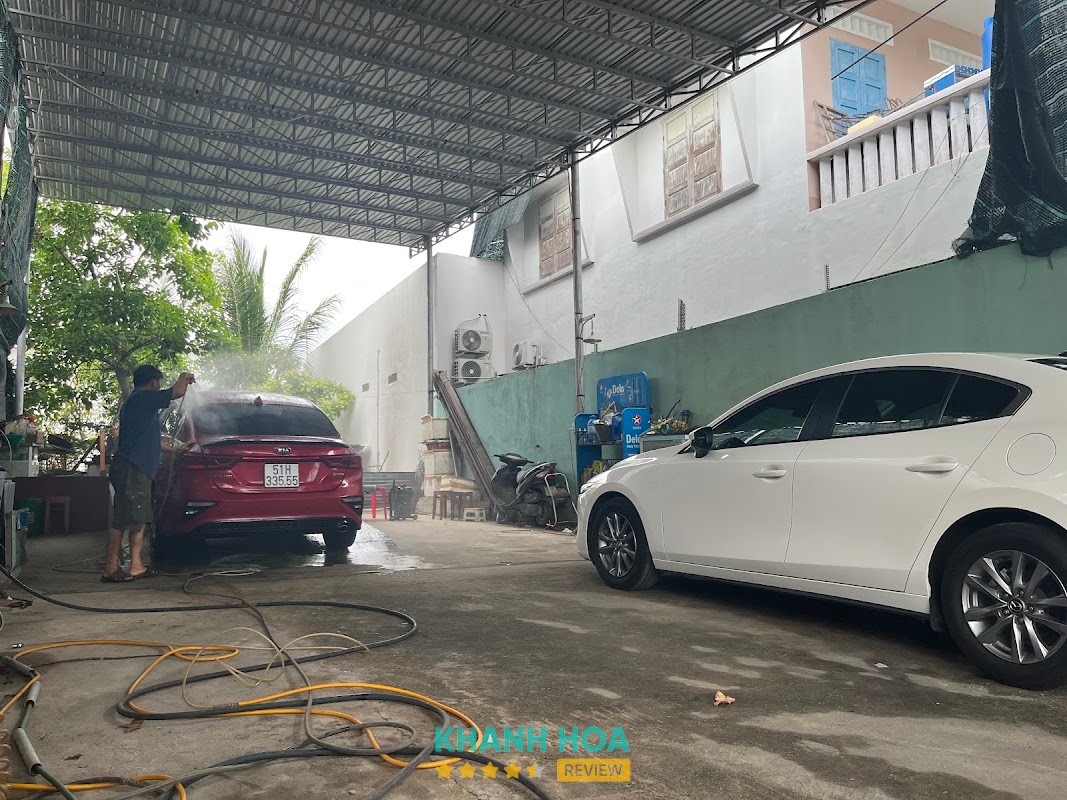 Tiệm Rửa Xe Hiếu Cam Lâm