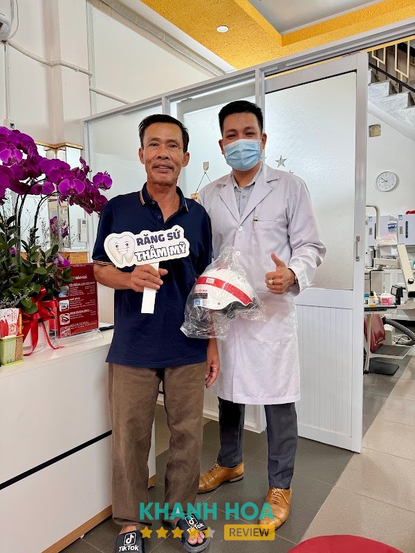 Không gian Nha Khoa Việt Nhã Chợ Số 9