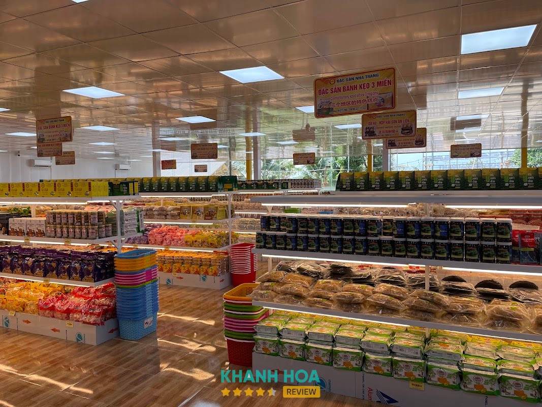 Hương Đà - mua quà lưu niệm tại Cam Lâm