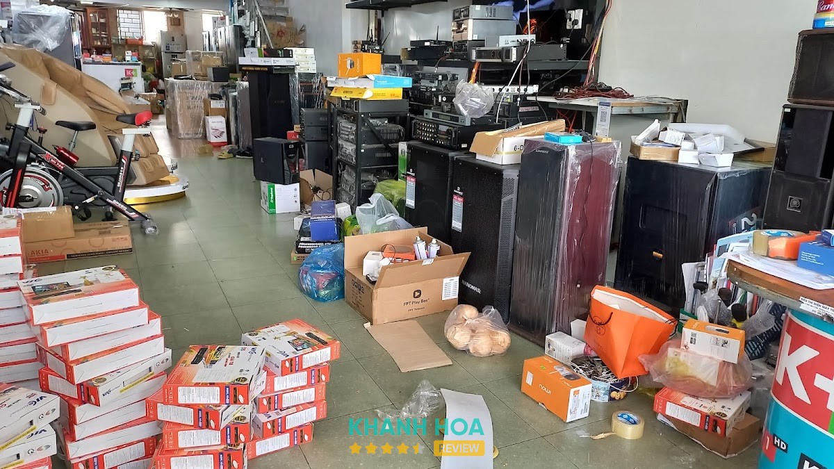 Không gian cửa hàng Điện Máy Tiếng Vang 1