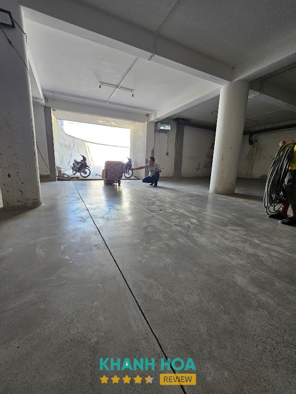 Thi công nền Epoxy nền Pu Khánh Xuân Nha Trang