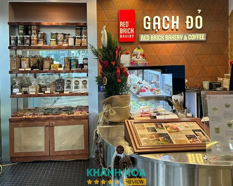 Gạch Đỏ Bakery & Coffee: 22 Ngô Đức Kế, P. Nha Trang