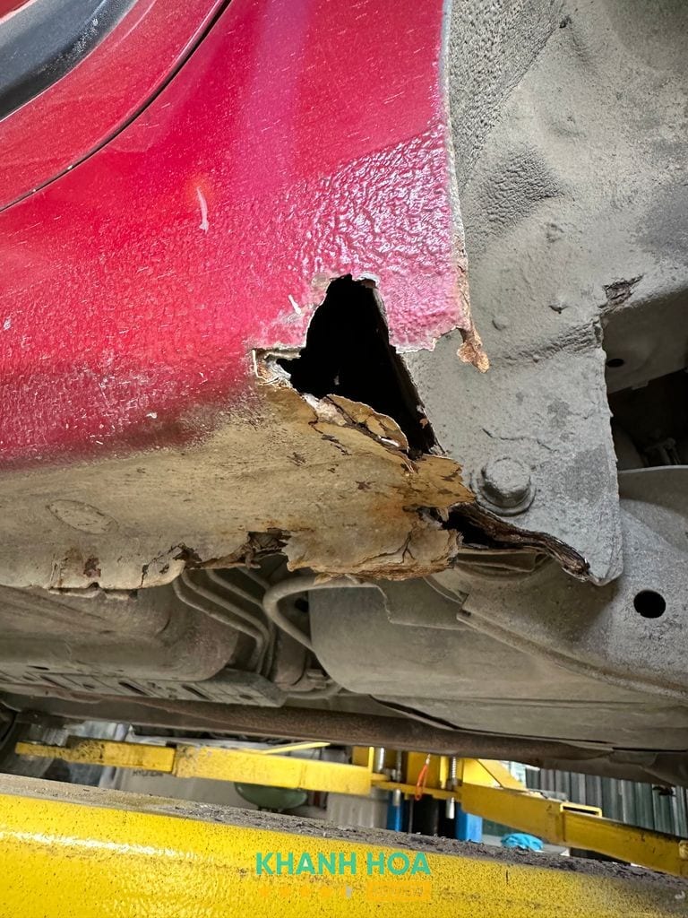Garage Hà Minh Vương Cam Ranh trên đường Lê Duẩn, Cam Linh