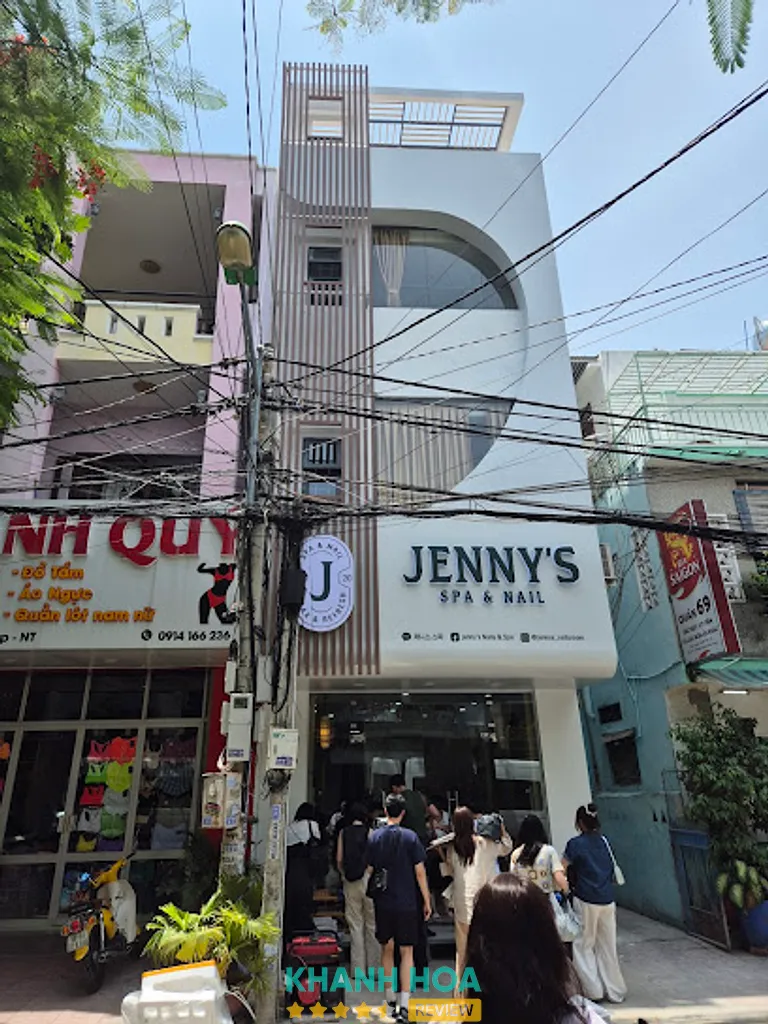 Jenny’s Nails & Spa: 67 Bạch Đằng, P. Nha Trang