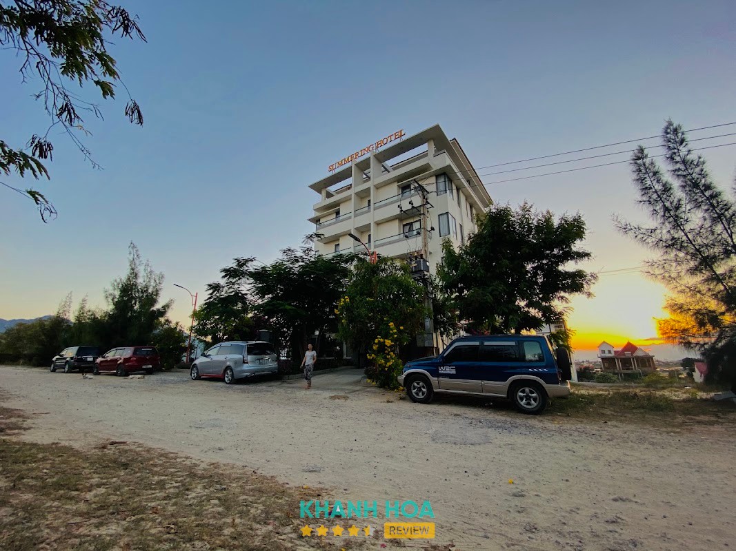 Summering Hotel - hình ảnh 1