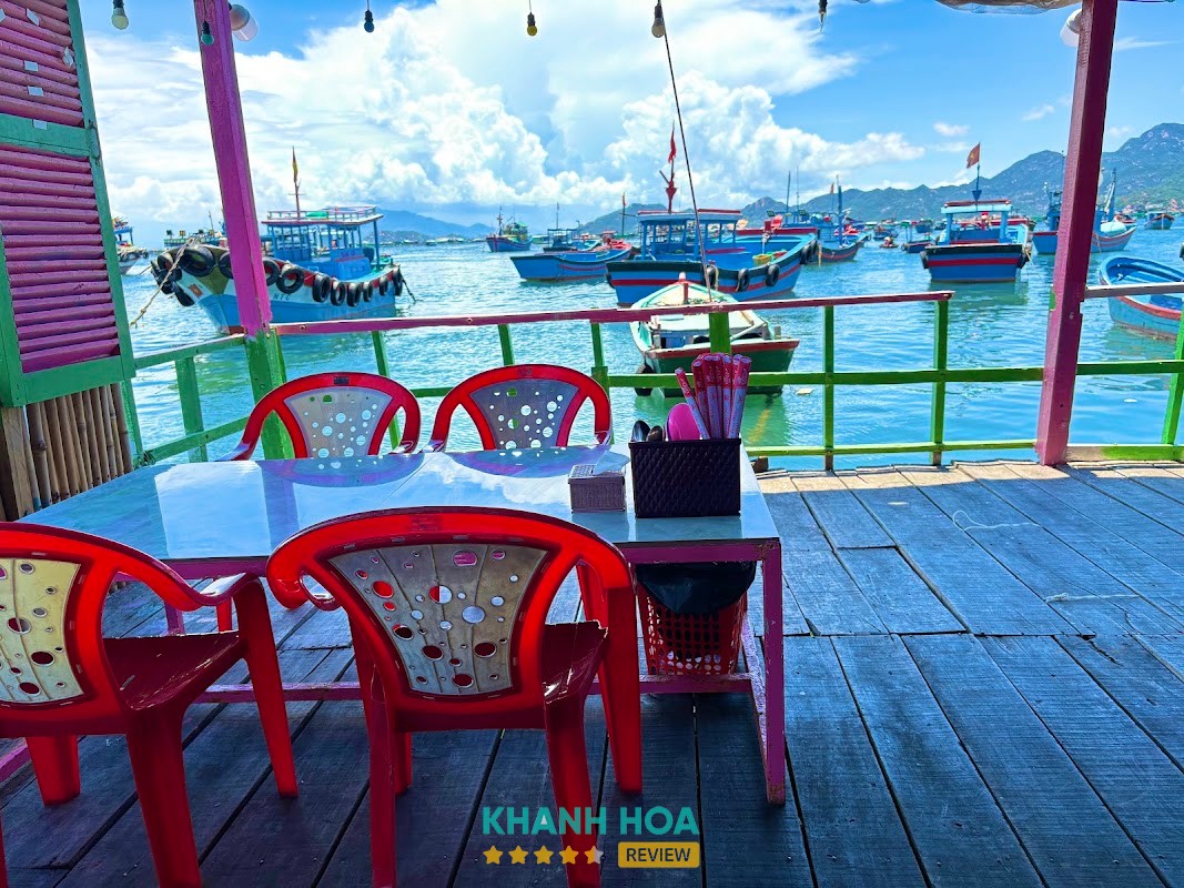 Nhà Bè Hải Sản Hoàng Hậu tại Bình Ba