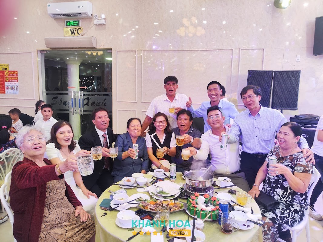 Nhà Hàng Tiệc Cưới Sông Xanh Vạn Ninh