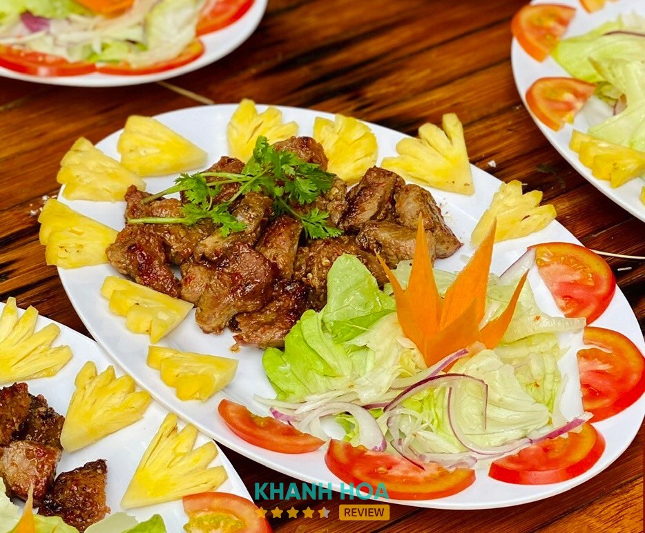Không gian Nhà Hàng Chốn Quê