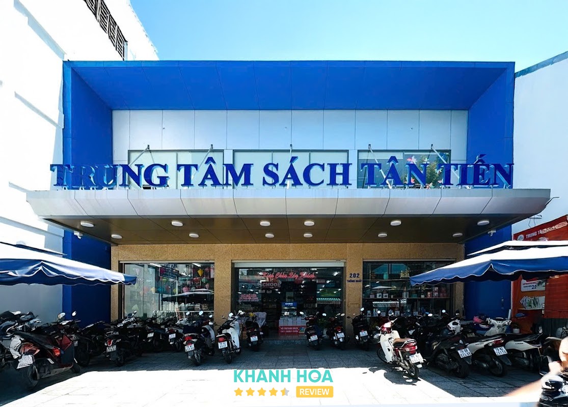 Không gian Trung Tâm Sách Tân Tiến