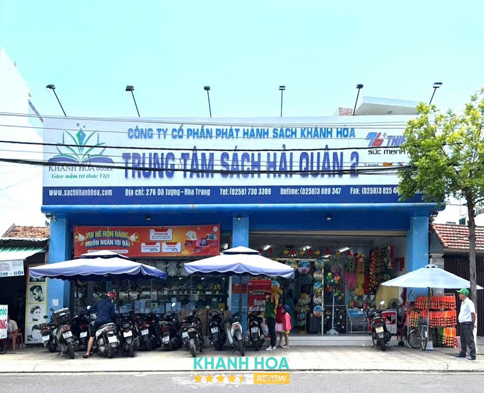 Kệ hàng Trung Tâm Sách Hải Quân 2