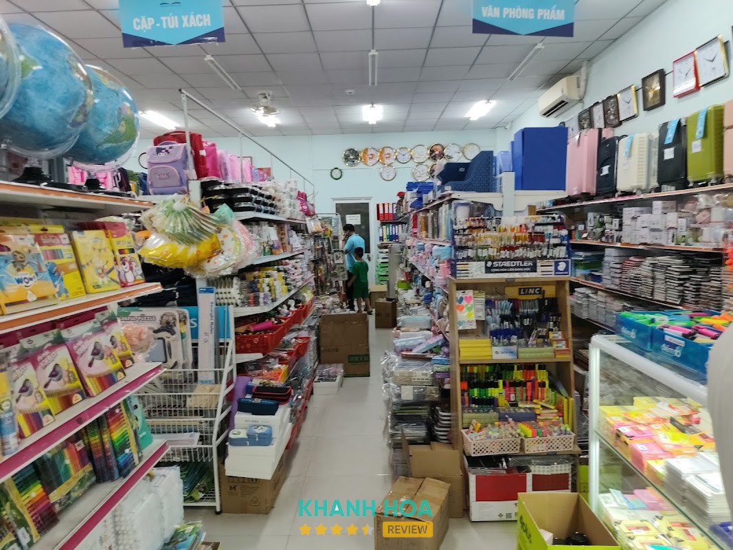 Không gian Trung Tâm Sách Hải Quân 2