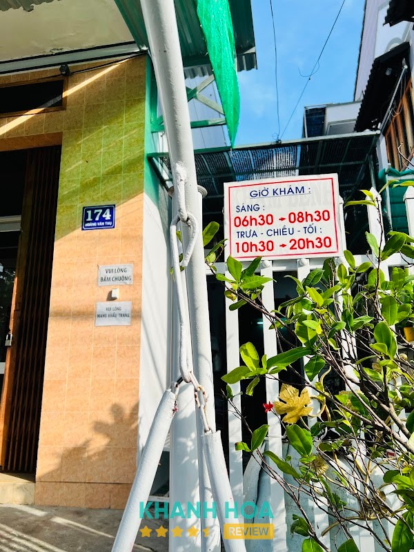 Bác sĩ Lệ Hoa