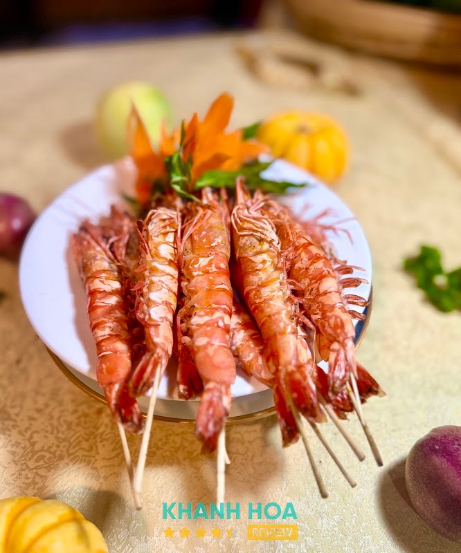 Không gian và món ăn tại Hải Sản Mộng Ước