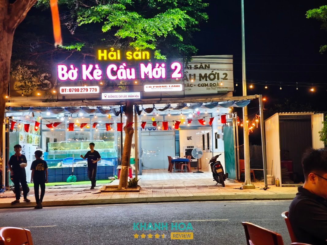 Không gian bờ kè tại Hải Sản Cầu Mới 2