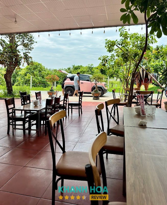 Gà nướng than củi tại Chín Chiều