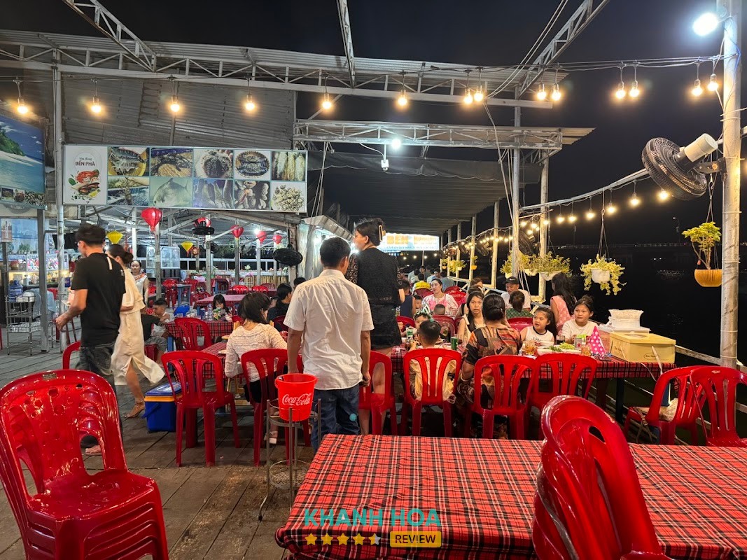 Nhà Hàng Bến Phà tại Cam Lâm