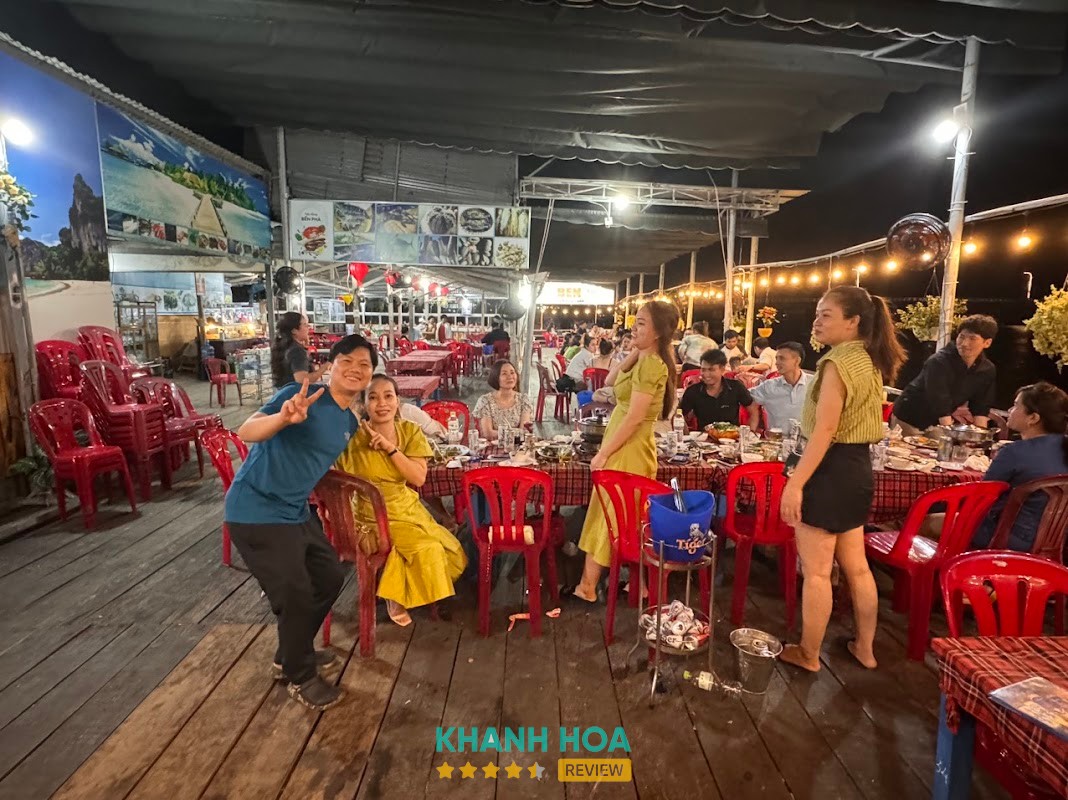 Món hải sản tại Nhà Hàng Bến Phà