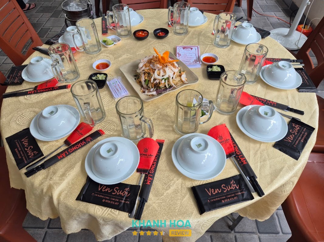 Món ăn tại Nhà Hàng Vương Lâm