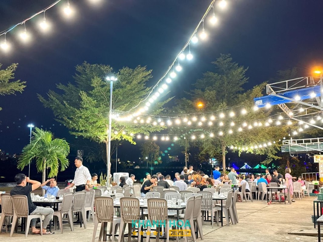 Hải Sản Bến Cảng tại Hòn Rớ Nam Nha Trang