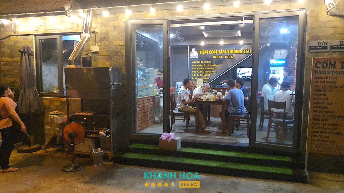 Quán cơm tấm Trung Trường Tàu tại Nha Trang