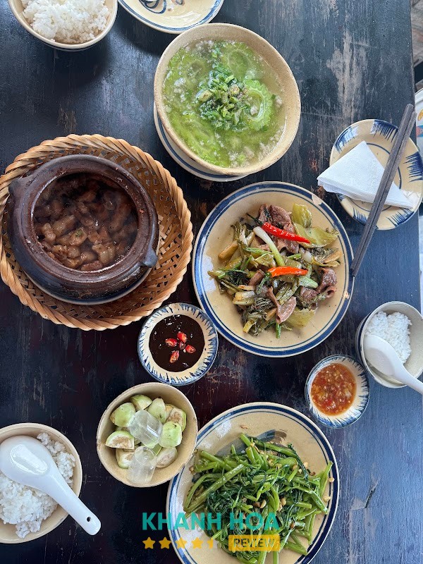Tiệm cơm Cái lò gạch cũ hình ảnh 2