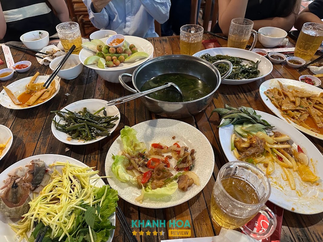 Món ăn tại Nhà Hàng Chốn Quê