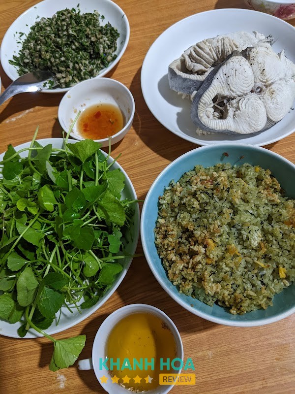 Quán Cơm Thu Vân Vạn Ninh