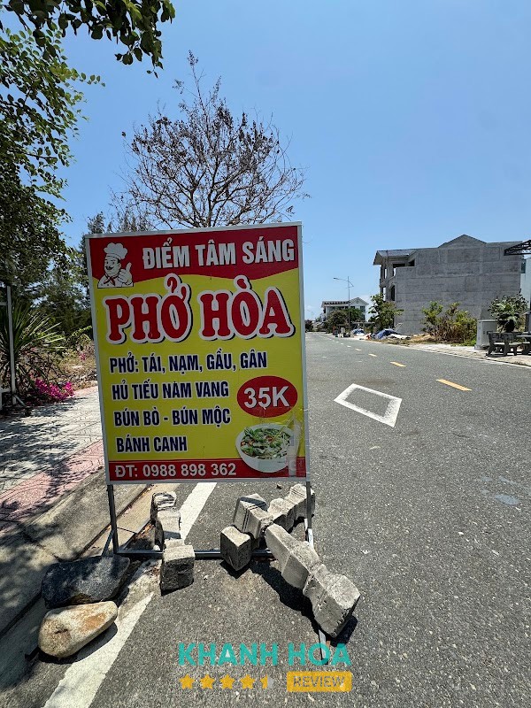 Không gian Phở Hòa Cam Lâm