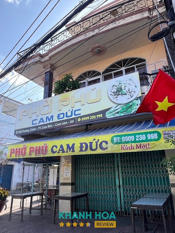 Không gian Phở Phú Cam Đức