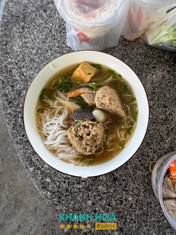 Topping bún riêu Cam Lâm