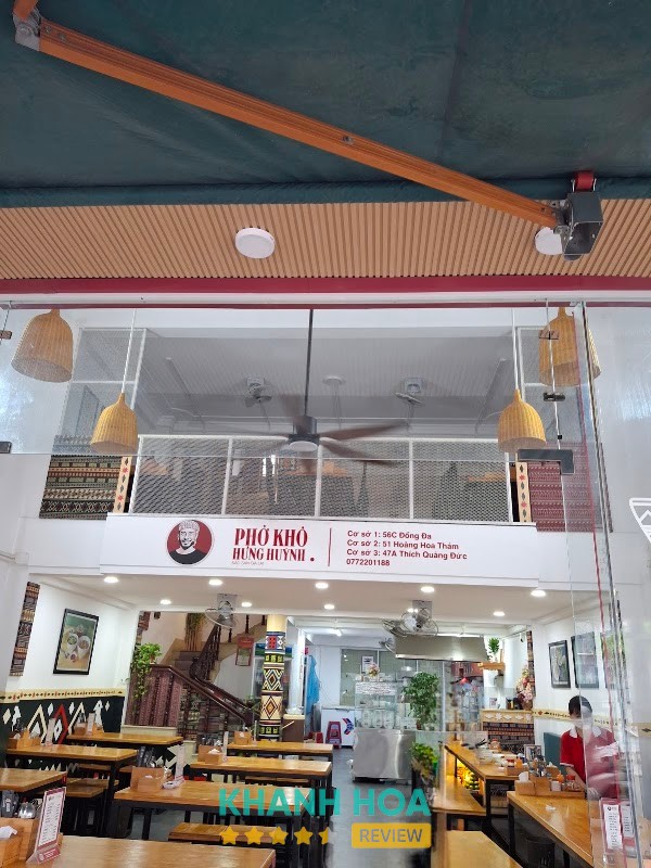 Tô phở khô tại Hưng Huỳnh