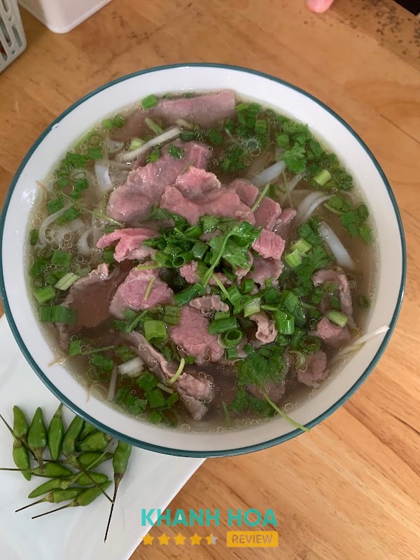 Tô phở tại Phở Hạnh