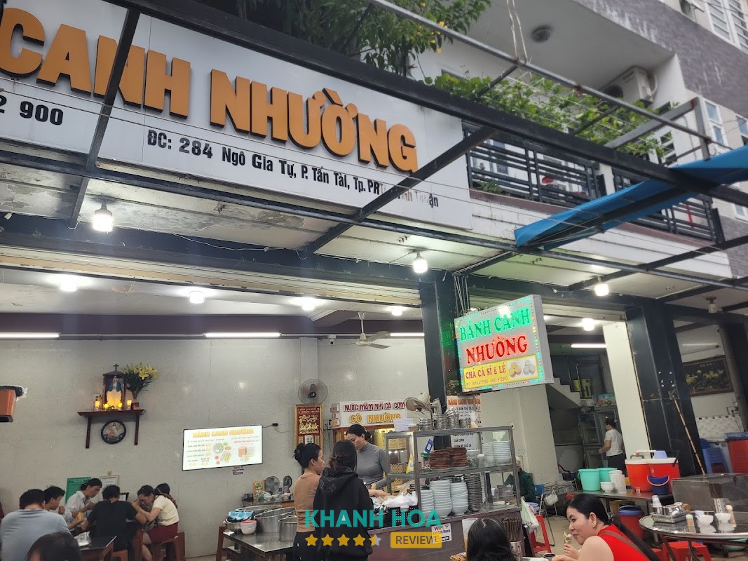 Tô bánh canh chả cá tại Bánh Canh Nhường