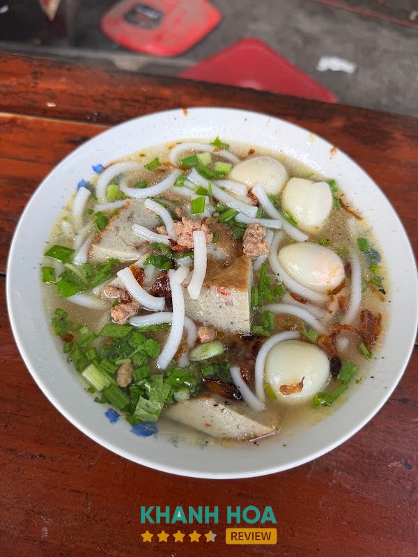 Bánh Canh Cô Thúy tại Cam Ranh