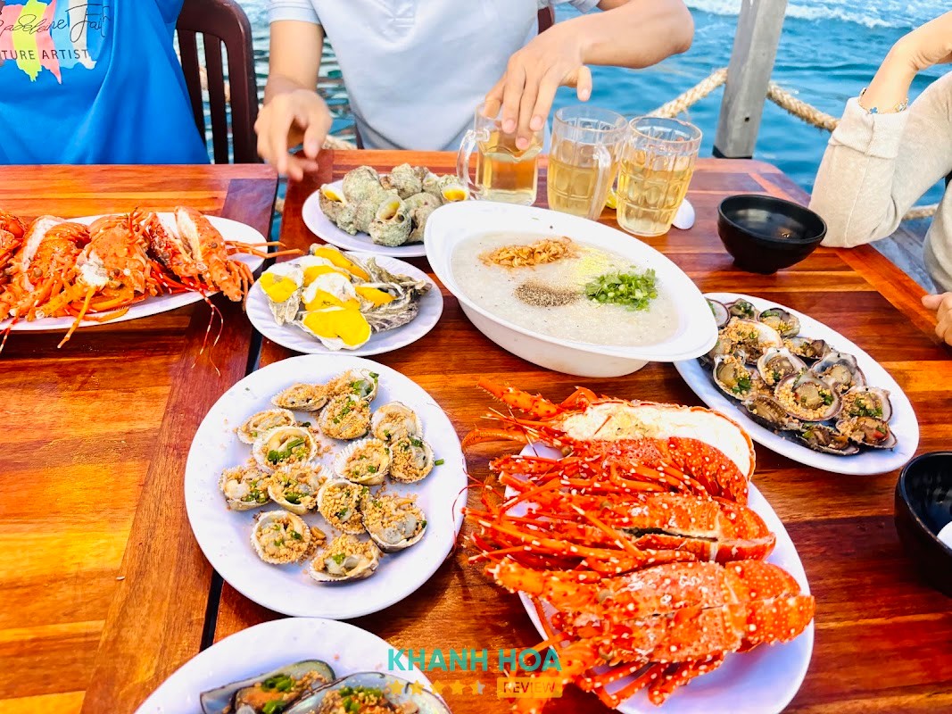 Không gian Nhà bè Hợi Heo