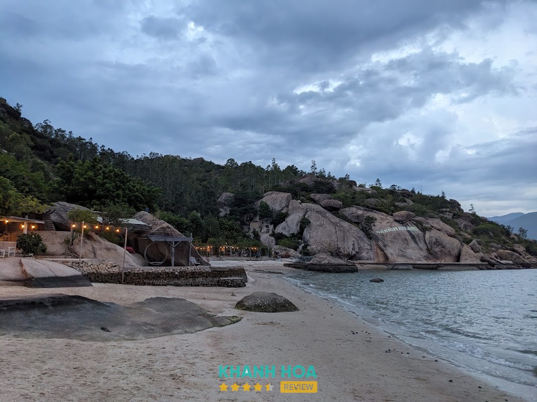 Floating Lounge Cam Ranh - không gian thực tế 3