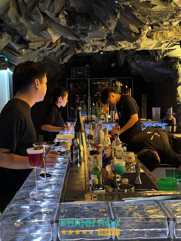Than - The Cave - ảnh 1