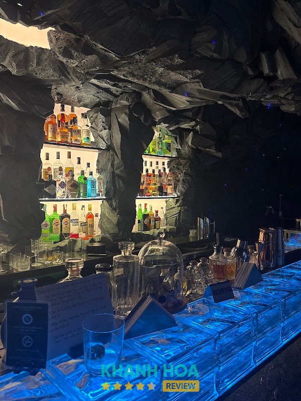Than - The Cave - ảnh 2