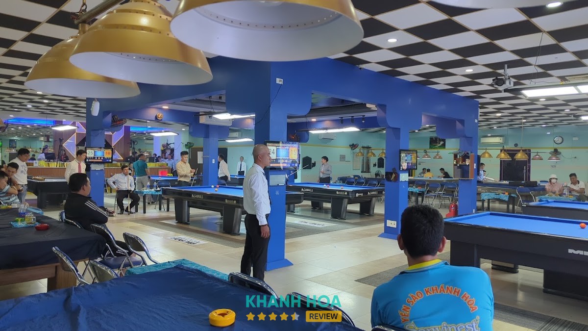 Bàn tại Billiards Nhật Kiều III