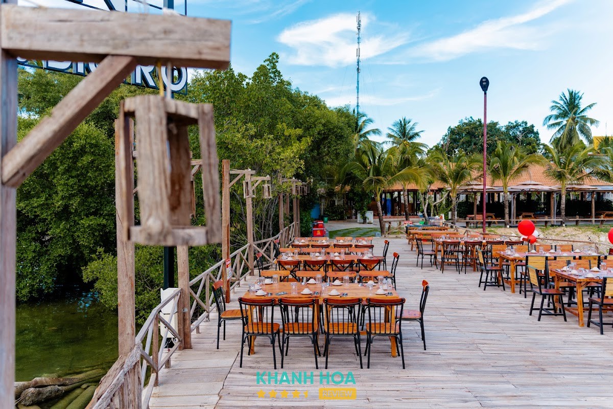Nhà Hàng MON Coffee & Bistro Cam Lâm