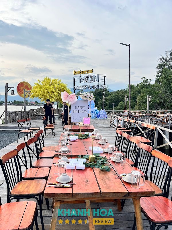Nhà Hàng MON Coffee & Bistro – hình ảnh 2